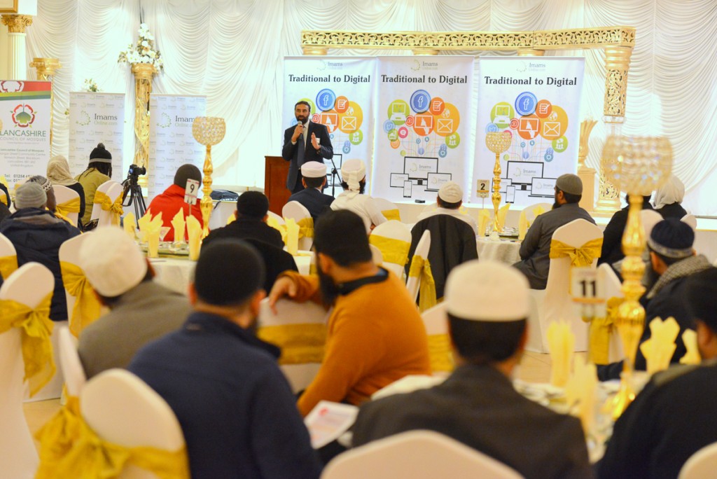 Shaukat Warraich, Editor in Chief of Imams Online talking to Imams, Mosque Leaders and Teachers at the Digital Summit in Manchester.